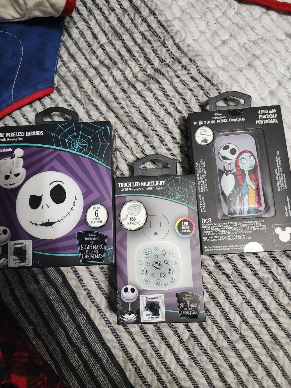Jack &Sally Power Bank Wireless Ear Buds & Touch LED Nightlight